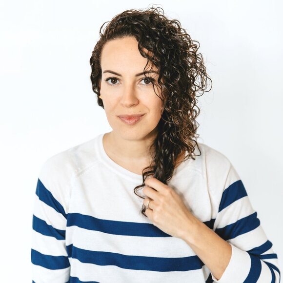 Meet your Posher, Aline - Picture 1 of 1